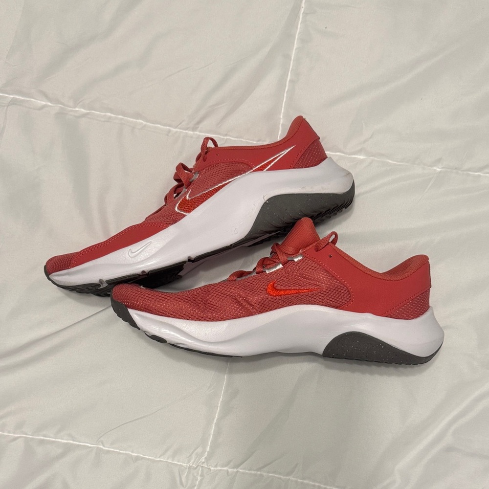 Nike Legend Essential 3